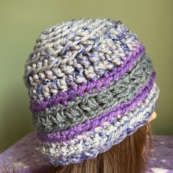 Crochet thick chunky beanie medium soft acrylic thick yarn warm & cute - Picture 4 of 6